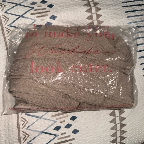 Cupids Alive Midi Dress Beige - Picture 10 of 10